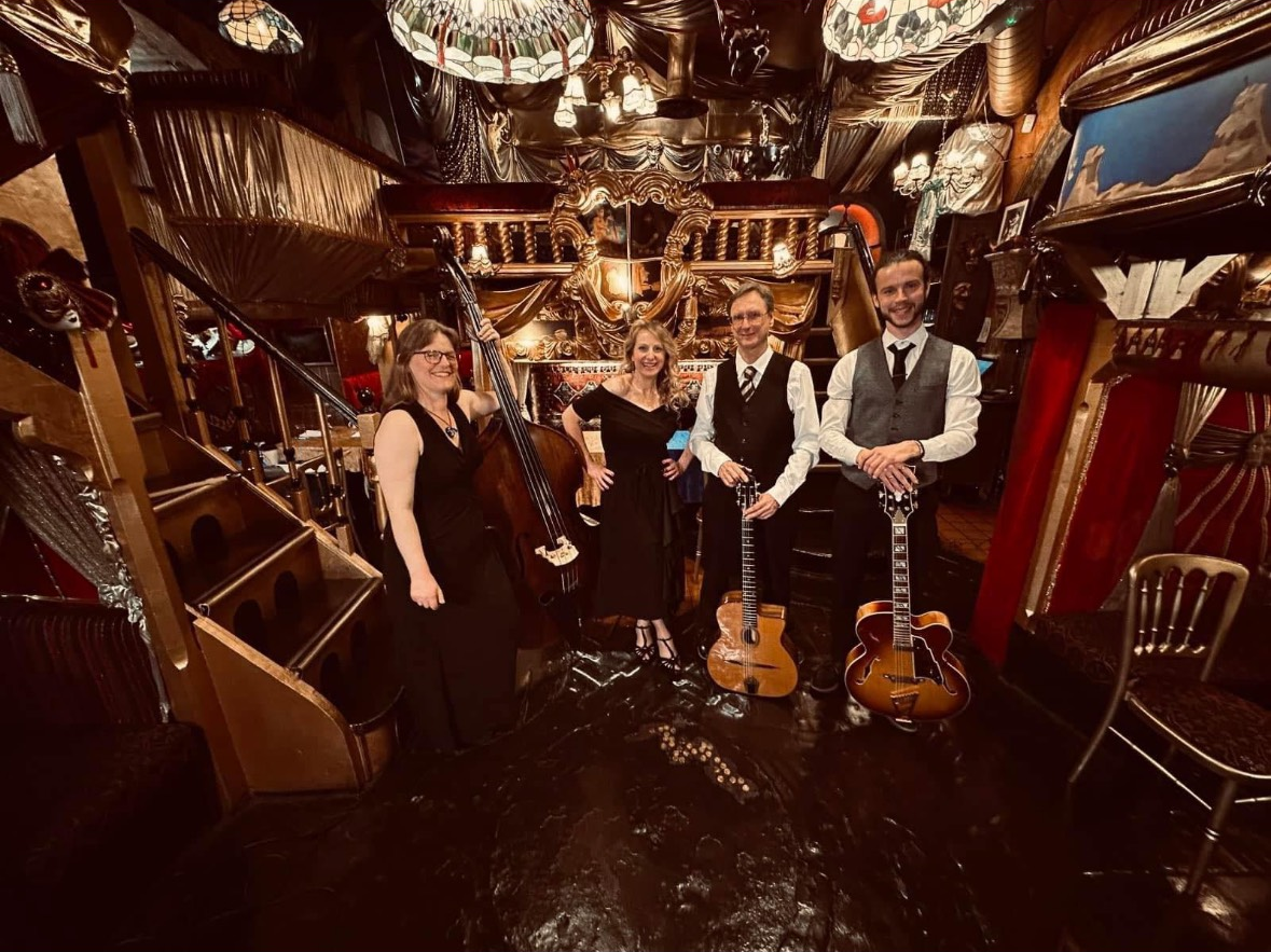 Hot Swing Boheme